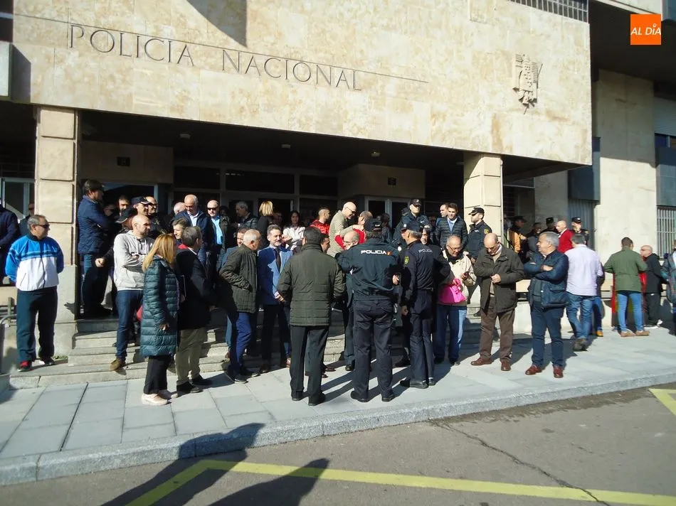 Foto 3 - La Polic&iacute;a Nacional de Salamanca se concentra en apoyo a los agentes desplazados a Catalu&ntilde;a