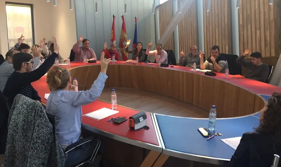 Un momento del pleno celebrado este lunes en el Ayuntamiento de Guijuelos