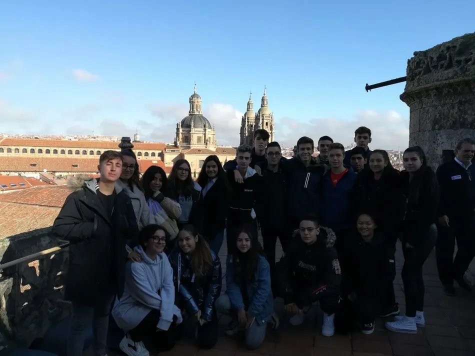 Foto 4 - Estudiantes de Bachillerato del Colegio San Juan Bosco visitan las Torres de la Catedral  