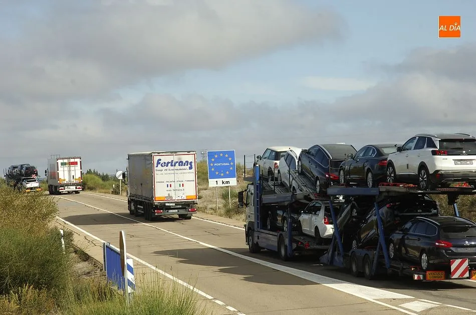 Foto 4 - CCOO altera el tr&aacute;fico fronterizo de camiones para reivindicar mejoras para los transportistas  