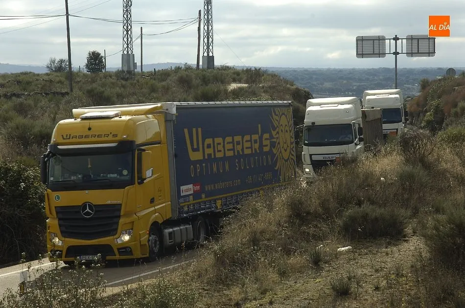 Foto 3 - CCOO altera el tr&aacute;fico fronterizo de camiones para reivindicar mejoras para los transportistas  