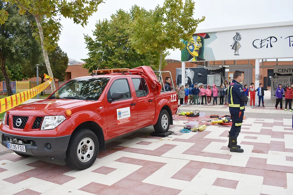 Foto 7 - El programa municipal &lsquo;Ciudad de los Ni&ntilde;os&rsquo; acerca los servicios de emergencia a los centros...