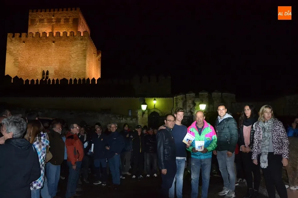 Foto 11 - Ciudad Rodrigo recibe a la caravana de veh&iacute;culos antiguos del VII Spain Classic Raid  