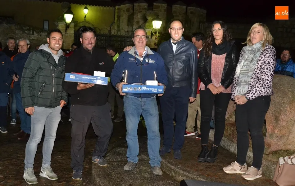 Foto 10 - Ciudad Rodrigo recibe a la caravana de veh&iacute;culos antiguos del VII Spain Classic Raid  