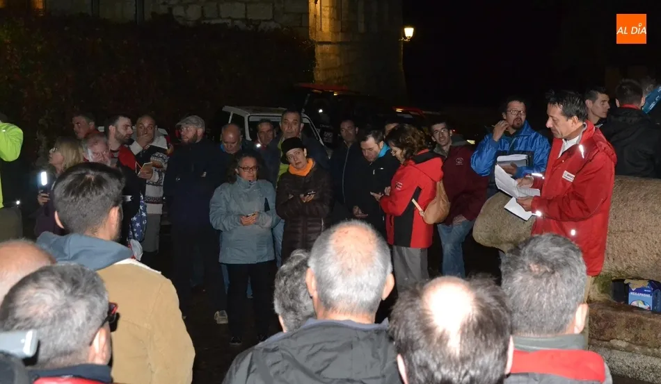 Foto 4 - Ciudad Rodrigo recibe a la caravana de veh&iacute;culos antiguos del VII Spain Classic Raid  