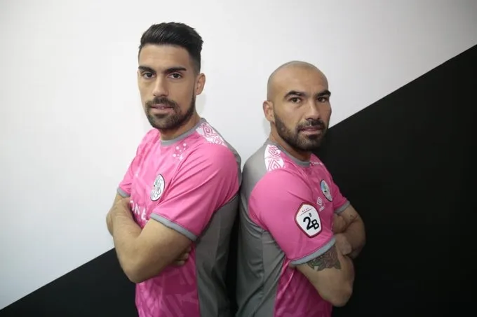 Borja y Jehu, con la nueva camiseta / TWITTER