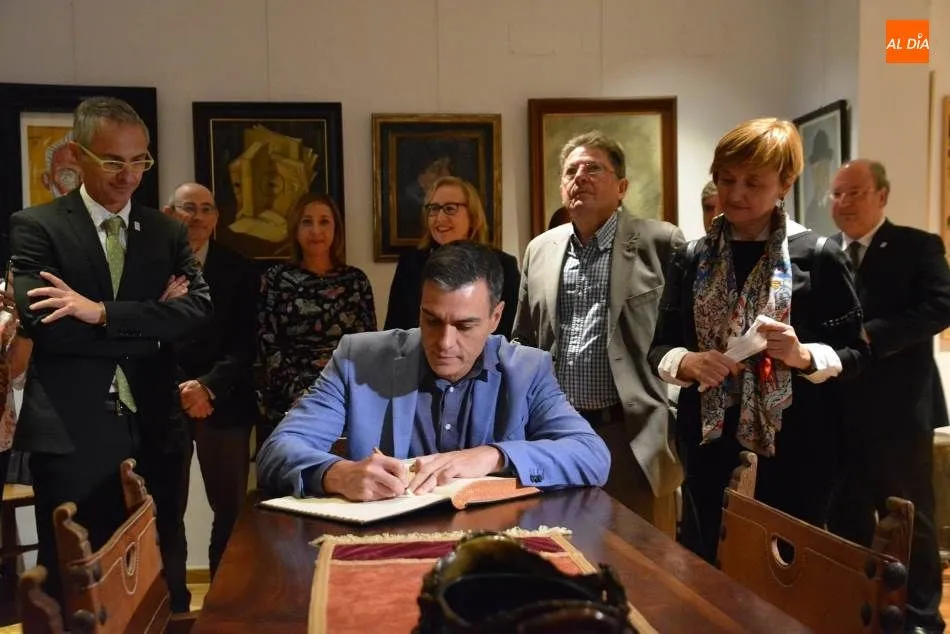 Foto 2 - Pedro S&aacute;nchez pasa por Salamanca y califica como &ldquo;muy emocionante&rdquo; su visita la Casa Museo...