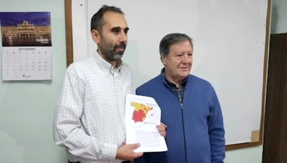 El reponsable de Calidad del Aire de Ecologistas en Acción, Miguel Ángel Ceballos, (i) y el portavoz de la organización en Valladolid, Javier Gutiérrez. Foto de EP
