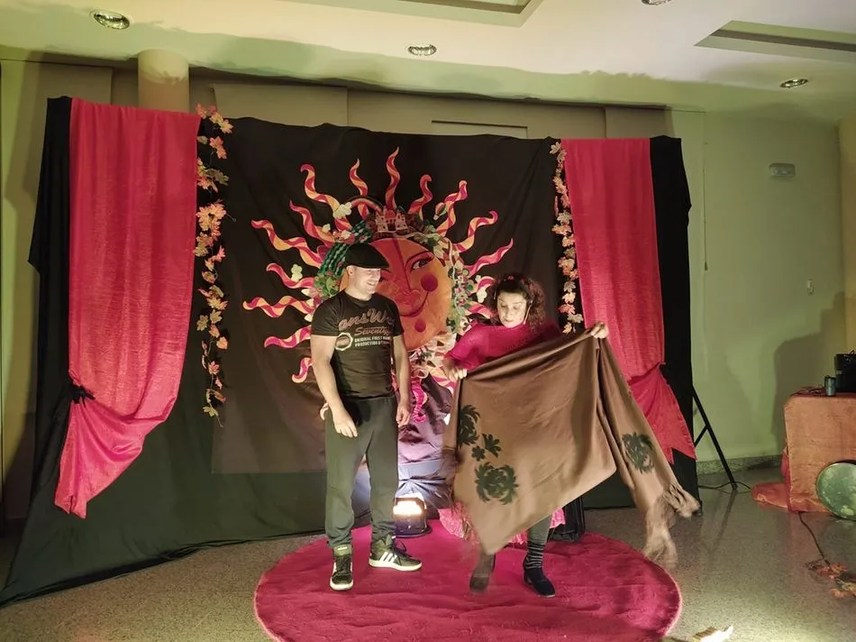 Foto 10 - Los ni&ntilde;os de Carbajosa celebran el D&iacute;a de la Biblioteca con &lsquo;Un Paseo por la Luna&rsquo;