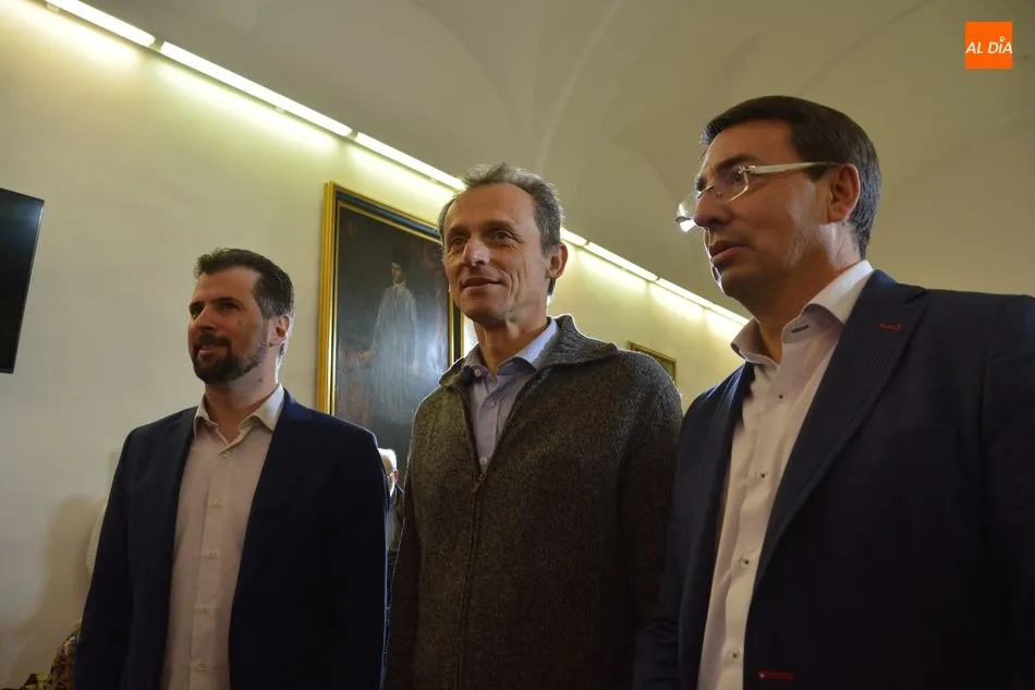 Foto 3 - Pedro Duque aboga por fomentar la inversi&oacute;n en ciencia en Salamanca