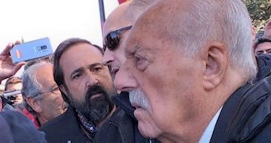 El exteniente golpista Antonio Tejero ha llegado a las doce y media a la concentración franquista cercana al cementerio de El Pardo-Mingorrubio (Madrid)