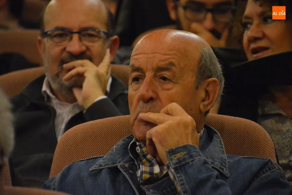 Foto 4 - El Aula de Debate &lsquo;La Espa&ntilde;a Actual&rsquo; presenta un libro sobre los entresijos y misterios de la...