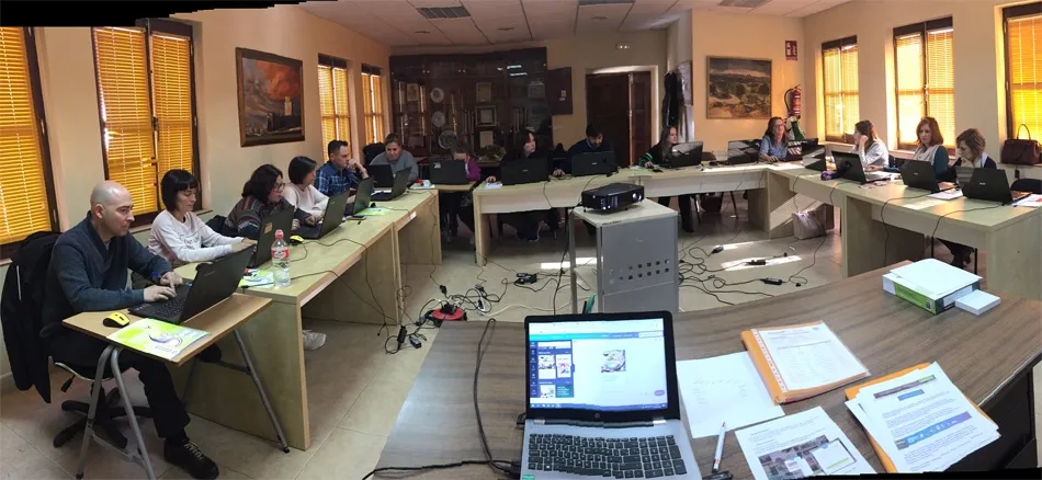 El seminario sobre contenidos gráficos en la nube reúne a 17 alumnos  