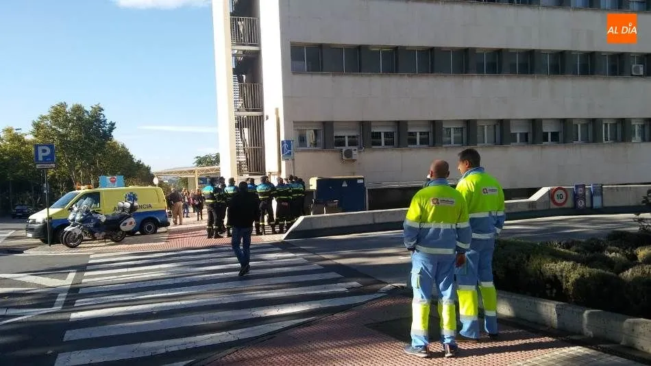 Foto 3 - Un total de 200 estudiantes participan en un simulacro de evacuaci&oacute;n del Hospital Virgen de la Vega
