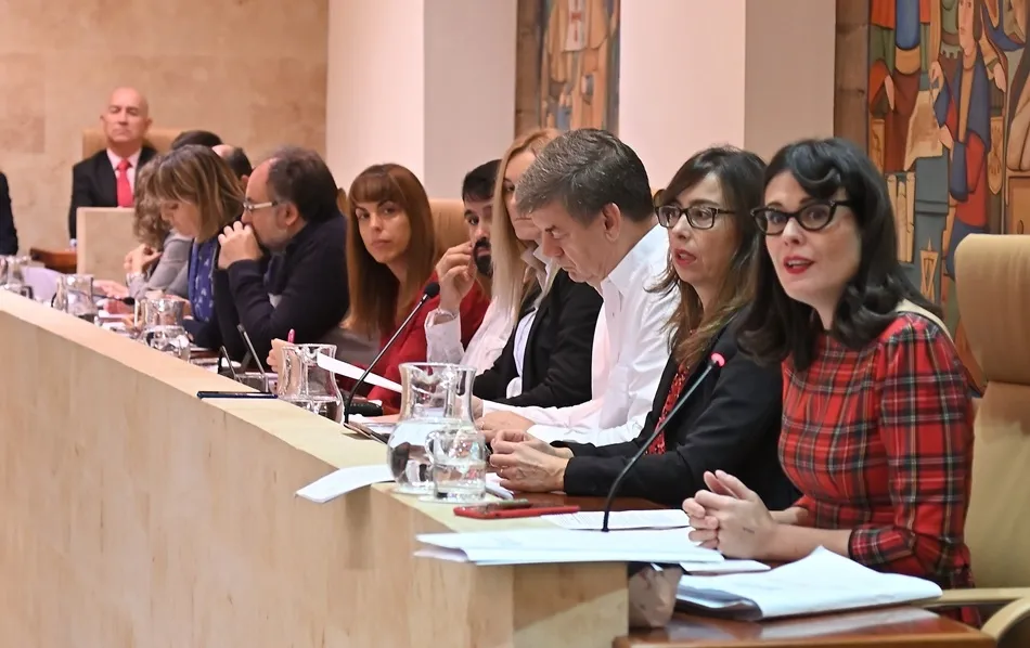 Foto 4 - El Pleno del Ayuntamiento aprueba la congelaci&oacute;n de los cinco impuestos municipales