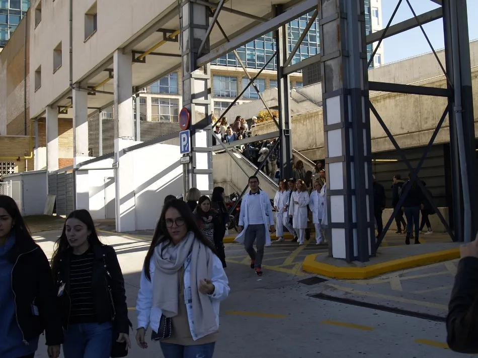 Foto 4 - Un total de 200 estudiantes participan en un simulacro de evacuaci&oacute;n del Hospital Virgen de la Vega