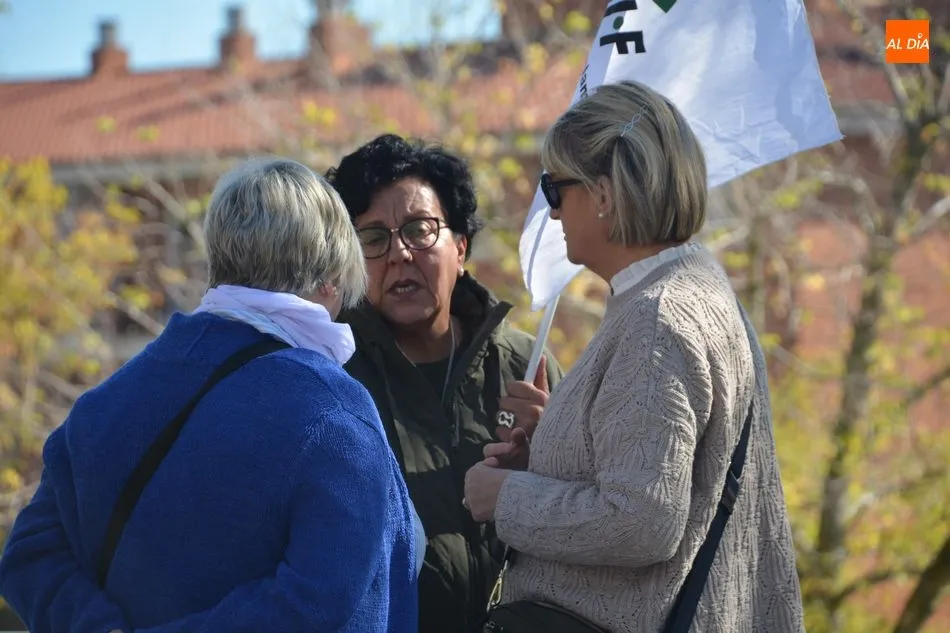 Foto 8 - UGT, CSIF y CCOO piden que la Junta cumpla el acuerdo de las 35 horas semanales