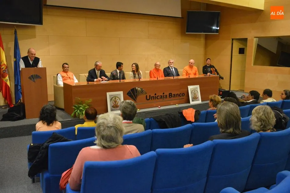 Foto 10 - M&aacute;s de 40 profesionales se re&uacute;nen en Salamanca en el I Congreso Mundial de Yoga y Ayurveda&nbsp;