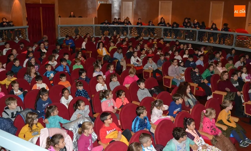 Foto 9 - Escolares de Primaria conocen la historia de &lsquo;La gallina de los huevos de oro&rsquo;  