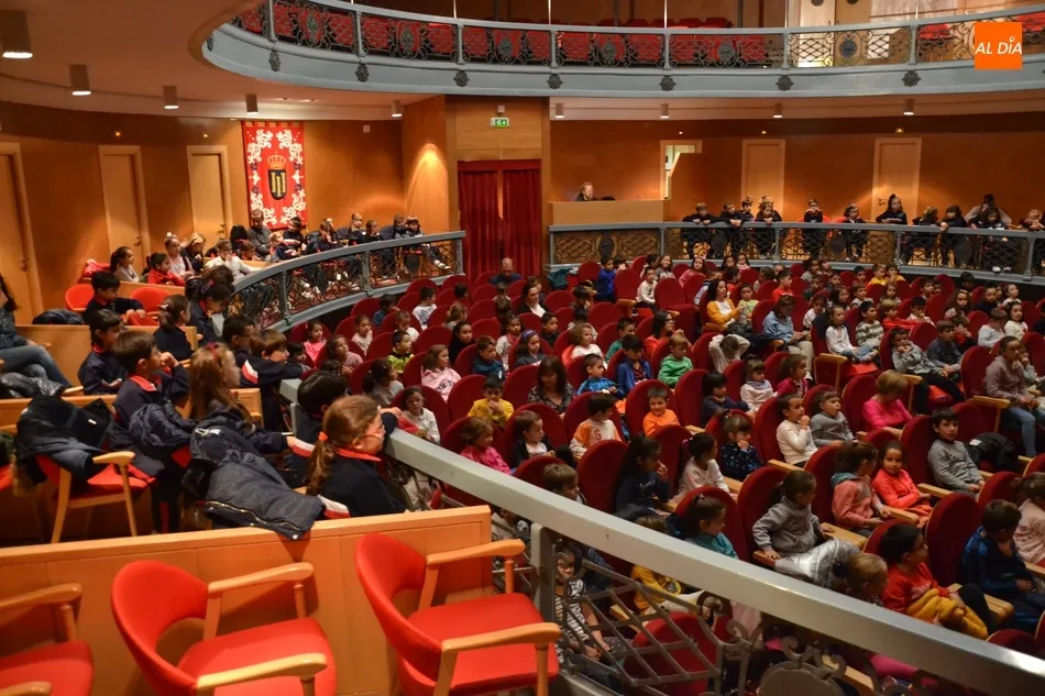 Foto 7 - Escolares de Primaria conocen la historia de &lsquo;La gallina de los huevos de oro&rsquo;  