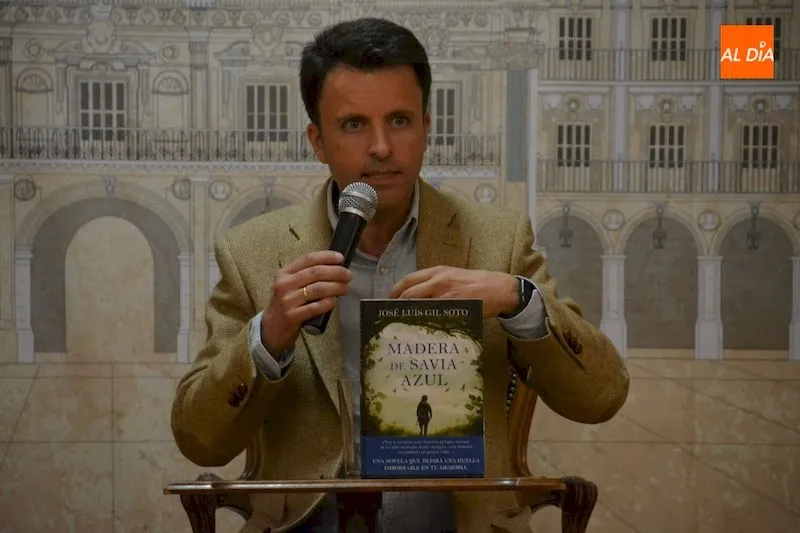 Foto 3 - Jos&eacute; Luis Gil Soto presenta la aventura &eacute;pica &lsquo;Madera&nbsp;de&nbsp;savia&nbsp;azul&rsquo;  
