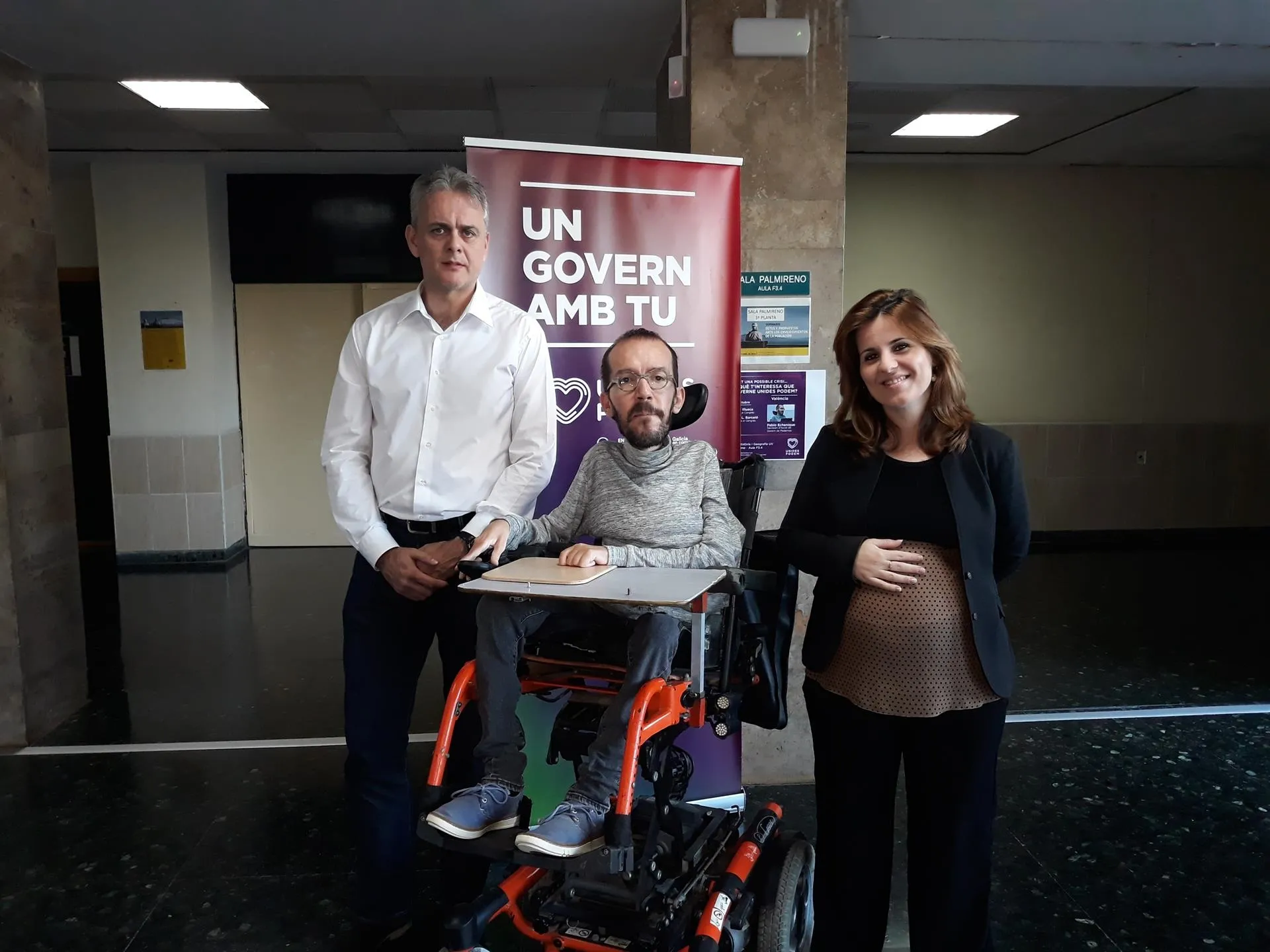 Pablo Echenique junto a Héctor Illueca y Esther Barceló / Europa Press