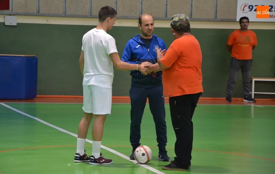 Foto 10 - Tarde festiva en Conde de Fox&aacute; a favor de Asprodes con el f&uacute;tbol sala como excusa  