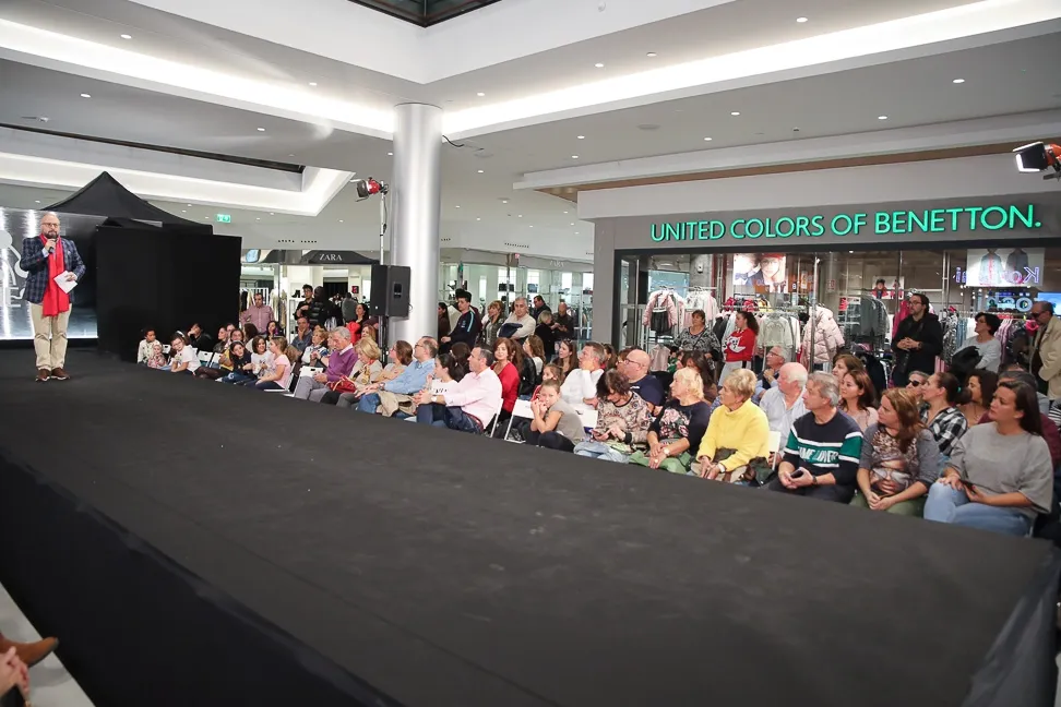 Foto 11 - Tradici&oacute;n y modernidad se unen en el desfile del Centro Comercial El Tormes