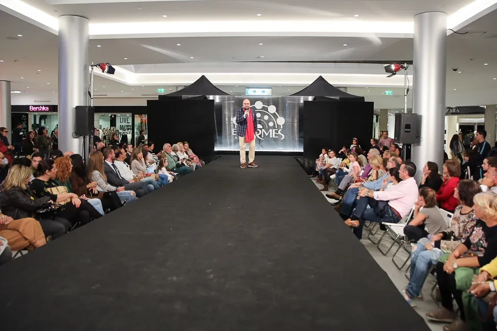 Foto 10 - Tradici&oacute;n y modernidad se unen en el desfile del Centro Comercial El Tormes