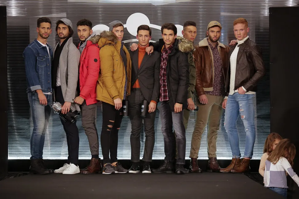 Foto 7 - Tradici&oacute;n y modernidad se unen en el desfile del Centro Comercial El Tormes
