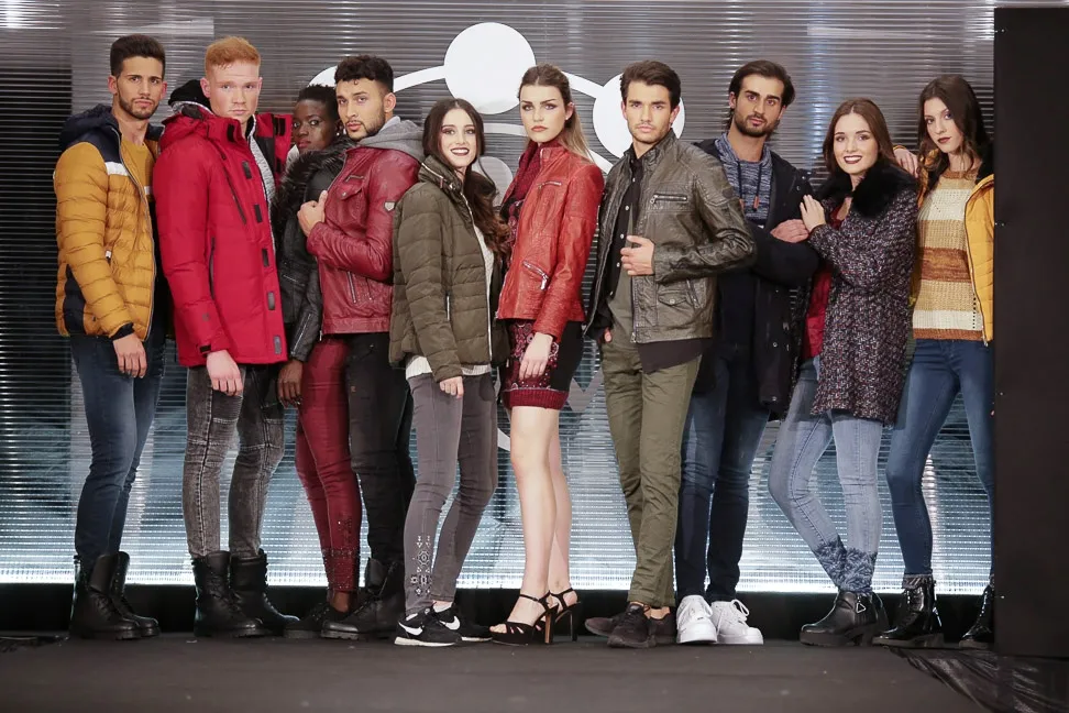 Foto 3 - Tradici&oacute;n y modernidad se unen en el desfile del Centro Comercial El Tormes