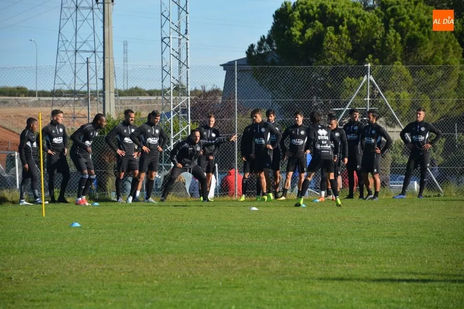 Foto 3 - Unionistas completa su &uacute;ltimo entrenamiento antes de la &lsquo;batalla&rsquo; frente al Arenas