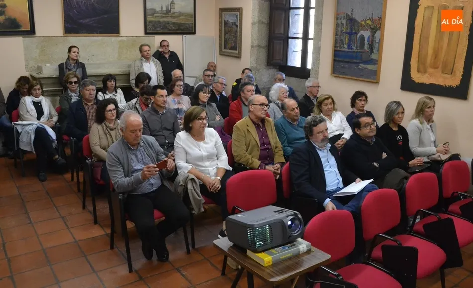 Foto 5 - El Ayuntamiento y el Centro de Estudios Mirobrigenses ponen &ldquo;el 4&ordm; pilar&rdquo; de Siega Verde  