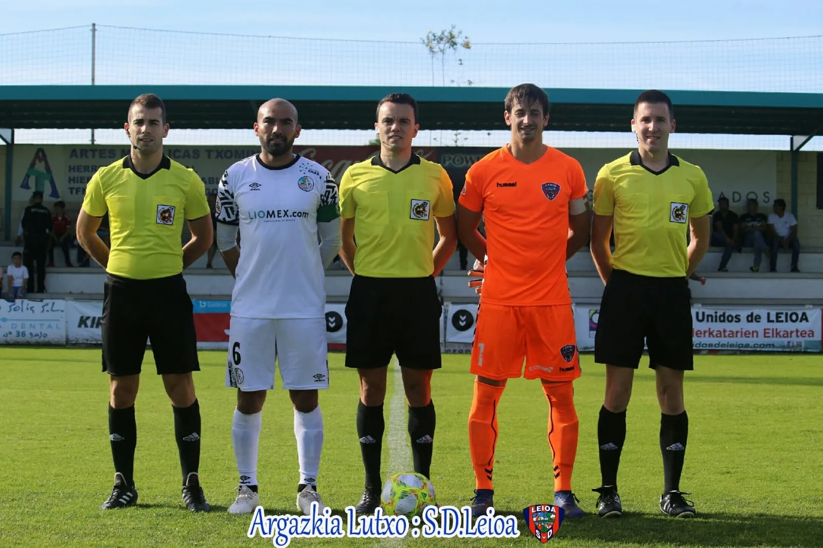 Foto 3 - El Salamanca UDS cae con el Leioa y empieza a tirar la temporada por la borda (2-1)