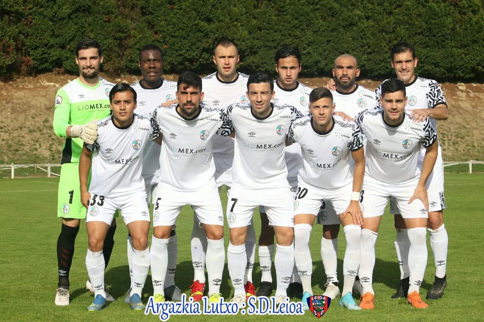 Foto 2 - El Salamanca UDS cae con el Leioa y empieza a tirar la temporada por la borda (2-1)