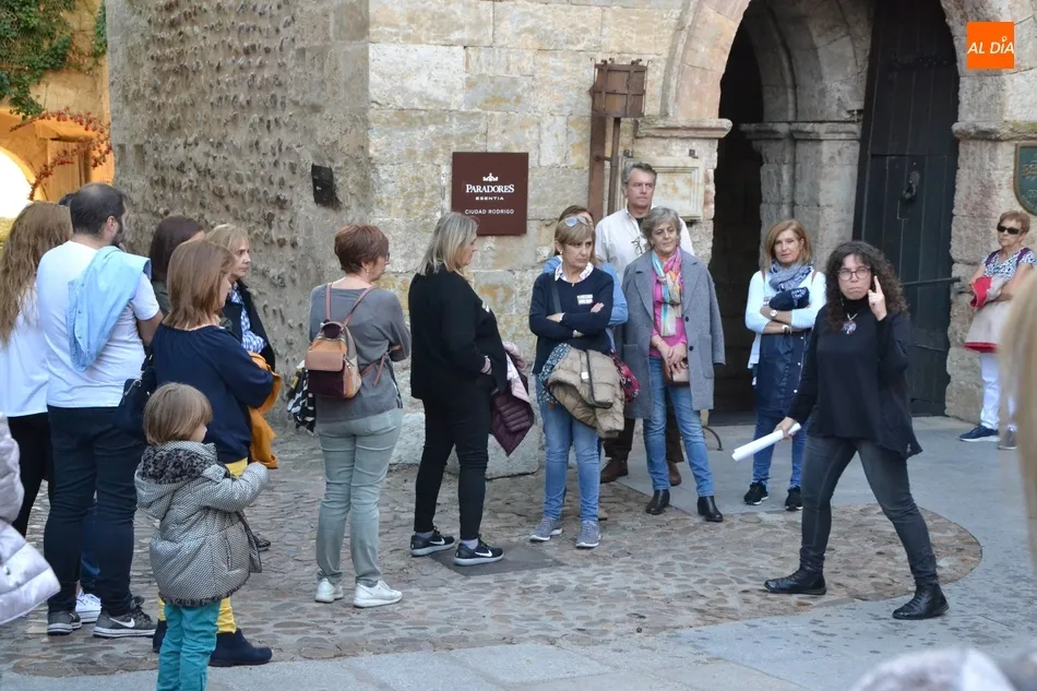 Foto 2 - Regresan las visitas teatralizadas al Parador con Rebeca Jerez como nueva narradora  