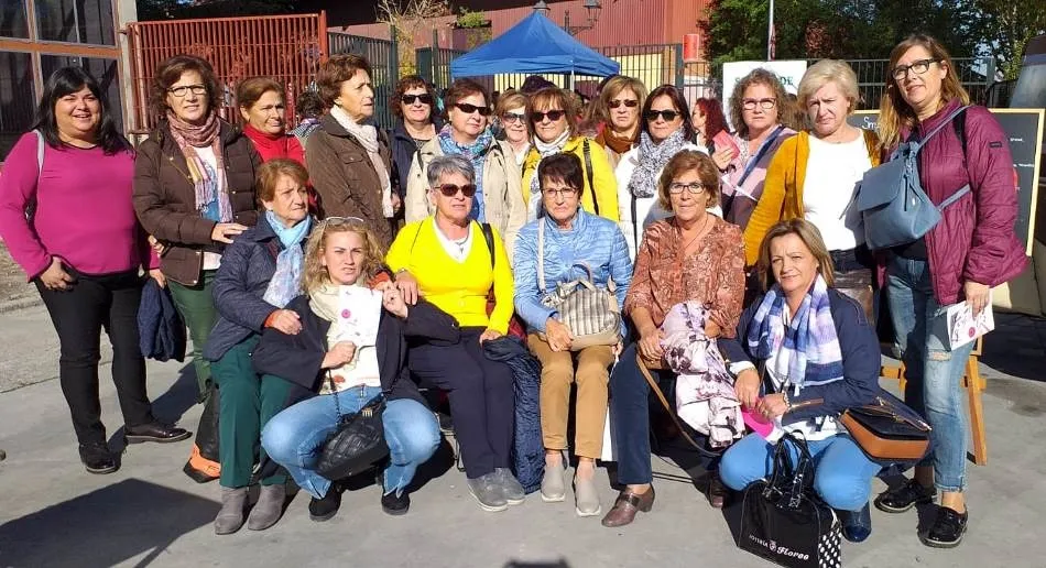 Foto 2 - Mujeres mirobrigenses de varias entidades viajan a la Feria Creativa de Madrid  