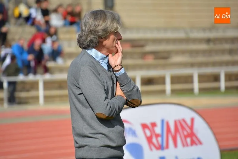 Roberto Aguirre durante el partido / Lydia González