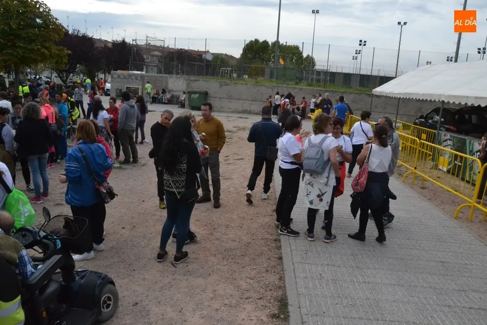Foto 6 - Unas 300 personas disfrutan de una agradable ma&ntilde;ana de paseo de la mano de Asprodes  