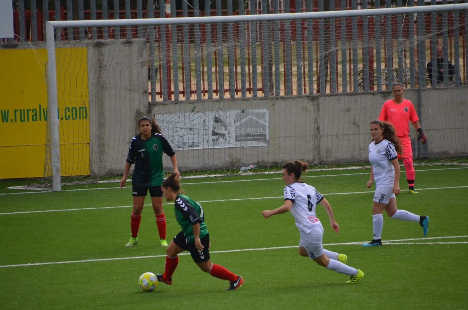 Foto 3 - El Salamanca UDS Femenino supera al Dinamo de Guadalajara (2-0)
