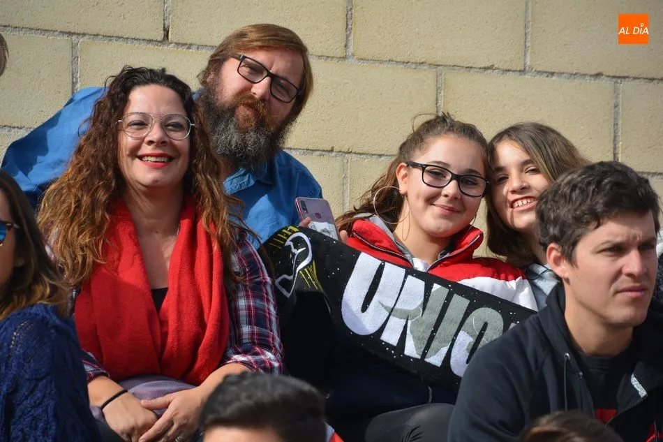 Foto 9 - La afici&oacute;n de Unionistas respondi&oacute; en masa a la llamada del equipo&nbsp;