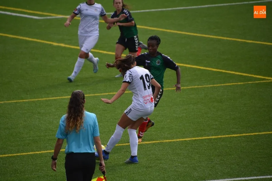 Foto 10 - El Salamanca UDS Femenino supera al Dinamo de Guadalajara (2-0)