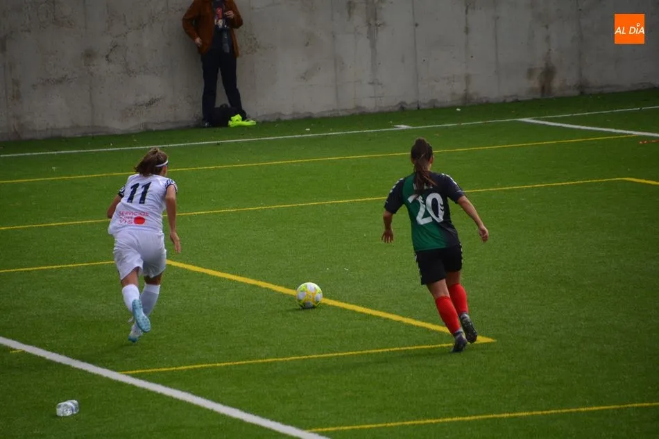 Foto 9 - El Salamanca UDS Femenino supera al Dinamo de Guadalajara (2-0)