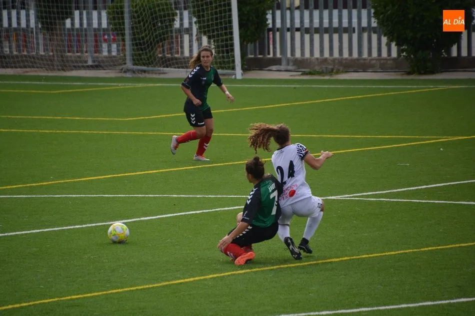 Foto 6 - El Salamanca UDS Femenino supera al Dinamo de Guadalajara (2-0)