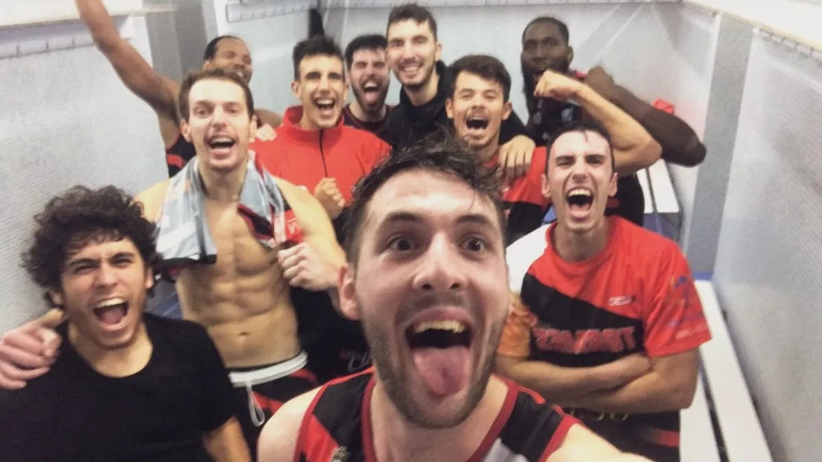 Celebración de los jugadores de la USAL La Antigua en Betanzos / CB Tormes