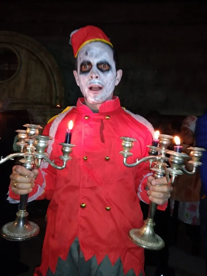 Foto 7 - M&aacute;s de 300 personas hacen cola para visitar la Casa del Terror en Pelabravo