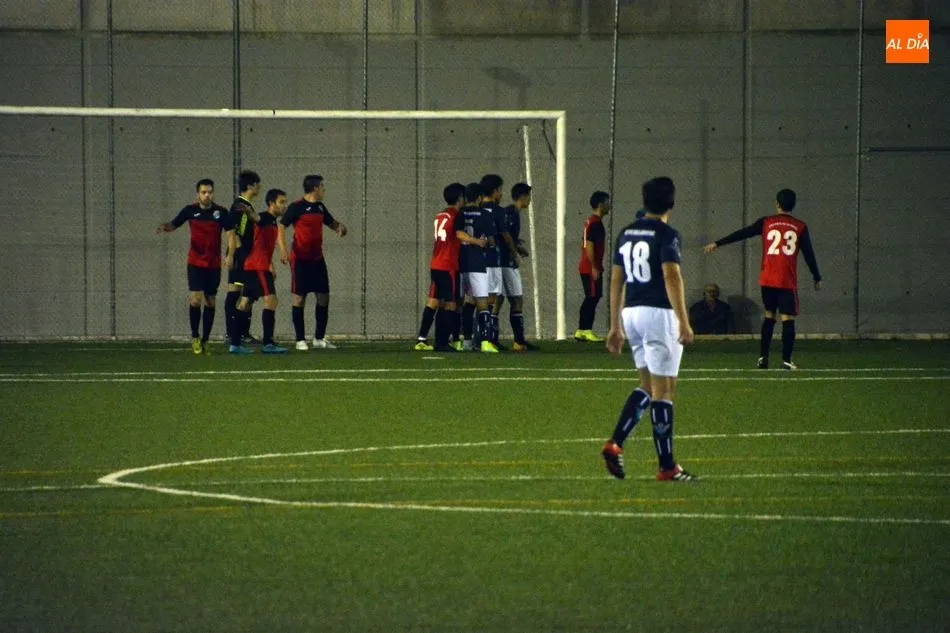 Foto 11 - El Pizarrales golea al Atl&eacute;tico Encinar y alcanza el primer puesto (8-1)