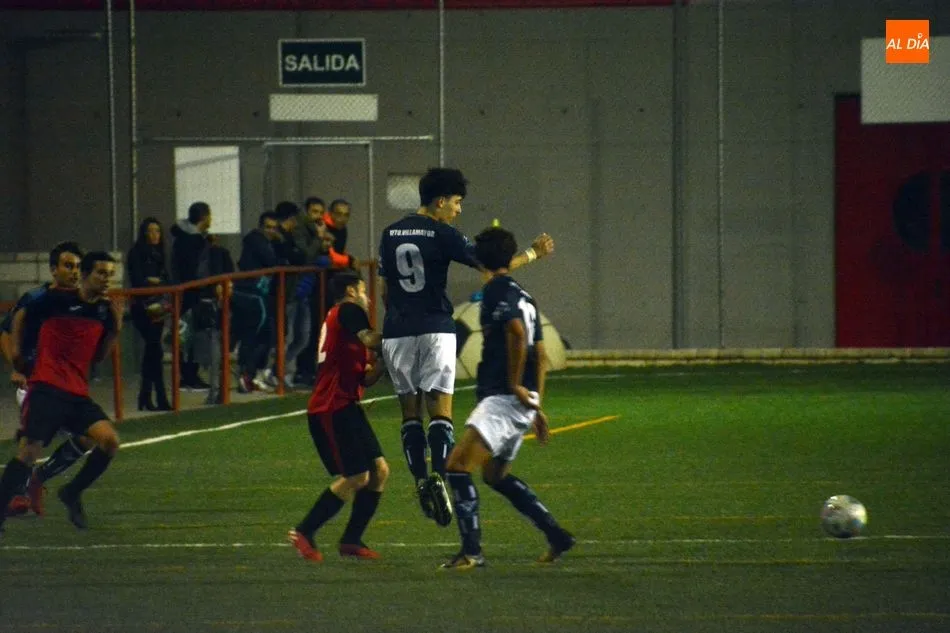 Foto 10 - El Pizarrales golea al Atl&eacute;tico Encinar y alcanza el primer puesto (8-1)