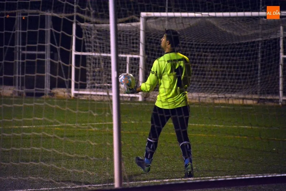 Foto 7 - El Pizarrales golea al Atl&eacute;tico Encinar y alcanza el primer puesto (8-1)