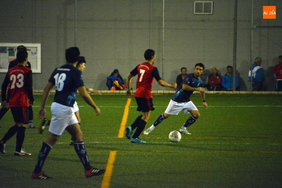 Foto 5 - El Pizarrales golea al Atl&eacute;tico Encinar y alcanza el primer puesto (8-1)